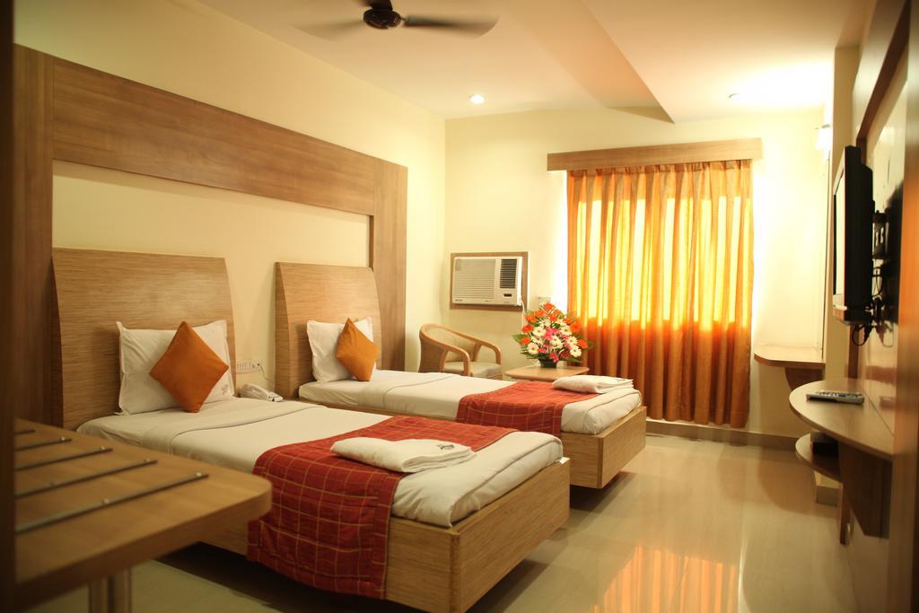 Hotel Sooriya Residency Ченнаи Экстерьер фото