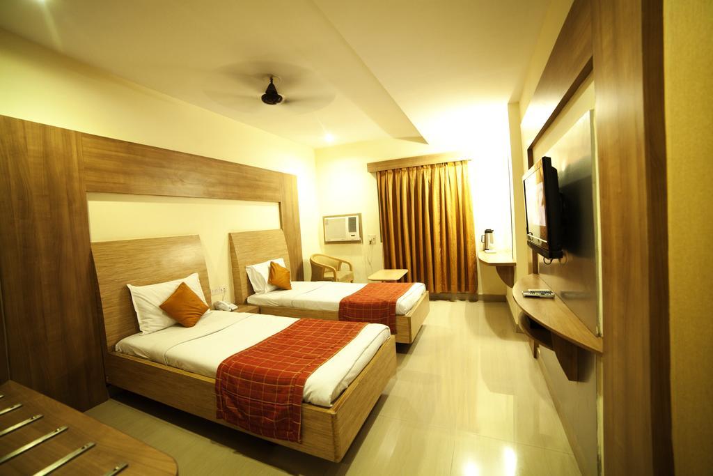 Hotel Sooriya Residency Ченнаи Номер фото